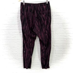 Lululemon &go City Jogger Painted Animal Bordeaux Drama Black Size 8